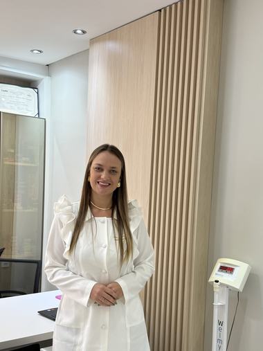 Dra. Jéssica Peters em atendimento no consultório em Santa Cruz do Sul